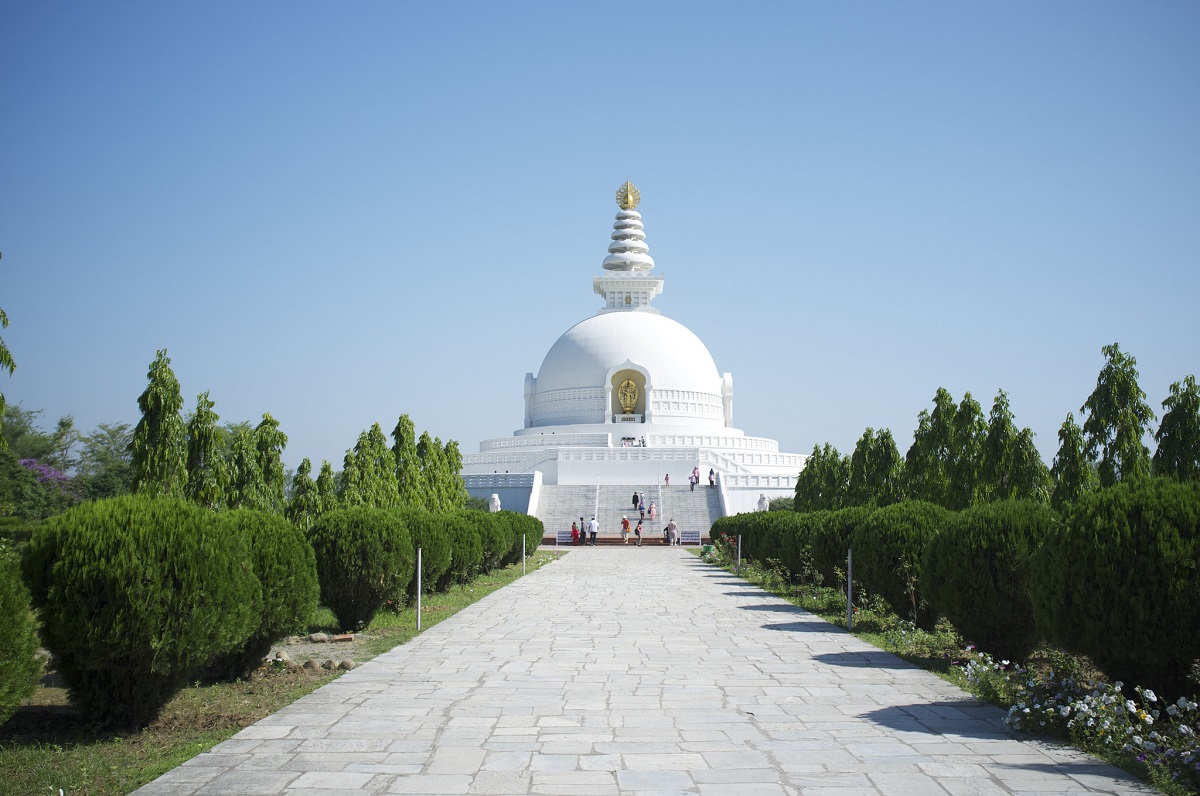 nepal pokhara pagoda de la paz ART 260: VIAJANDO: EL TIEMPO EN TU DESTINO NEPAL